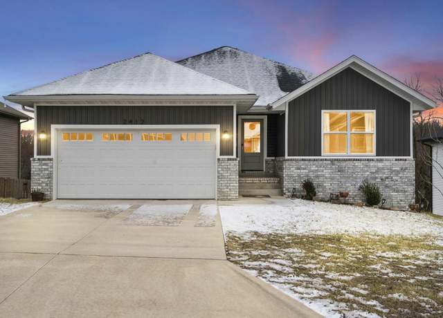 Property at 2412 W Twin Lakes Dr, Springfield, MO 65803, 4 beds, 3 baths