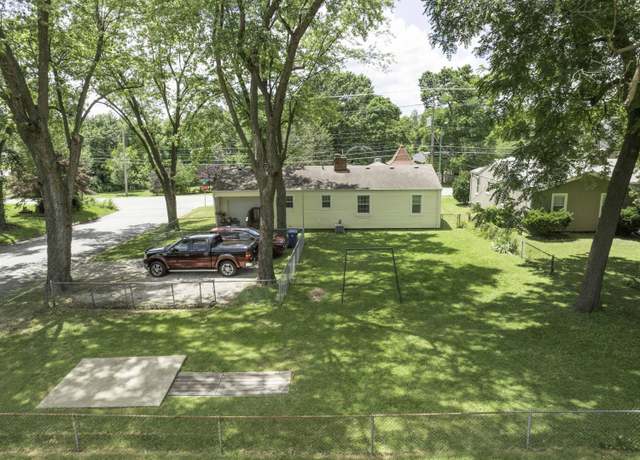 Property at 1650 S Fort Ave, Springfield, MO 65807, 3 beds, 1 bath