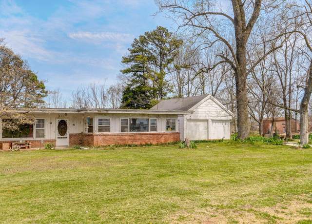 Property at 603 E Mount Vernon St, Nixa, MO 65714, 3 beds, 2 baths