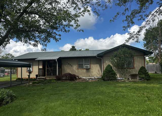 Property at 1933 Lynn Dr, West Plains, MO 65775, 3 beds, 2.5 baths
