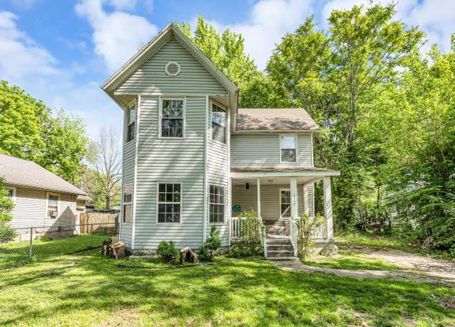 Property at 1117 W Lynn St, Springfield, MO 65802, 3 beds, 2 baths