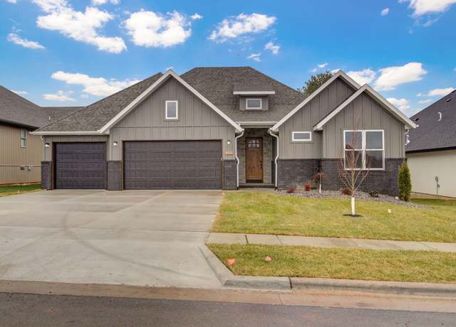 Property at 3025 W Edward St, Springfield, MO 65810, 3 beds, 2 baths