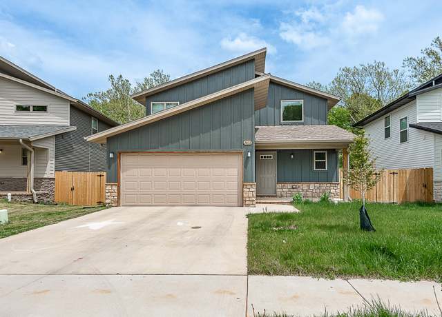 Property at 2632 N Prospect Ave, Springfield, MO 65803, 3 beds, 2.5 baths