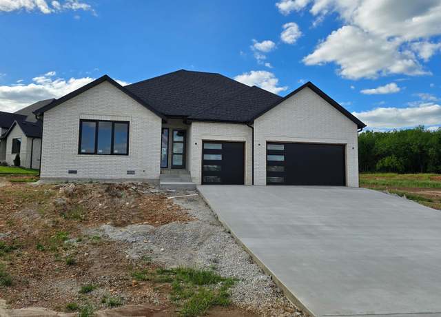 Property at 5153 E Barbarosa Ct, Springfield, MO 65802, 4 beds, 2.5 baths