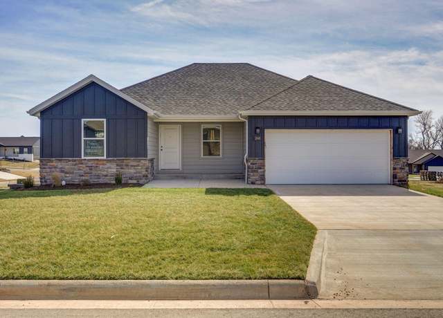 Property at 1646 E Macon St, Republic, MO 65738, 5 beds, 3 baths