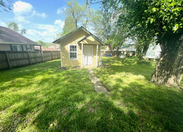 Property at 404 Grandview St, Anderson, MO 64831, 1 bed, 1 bath