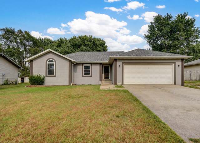 Property at 5454 Bradley Ave, Pleasant Hope, MO 65725, 3 beds, 3 baths