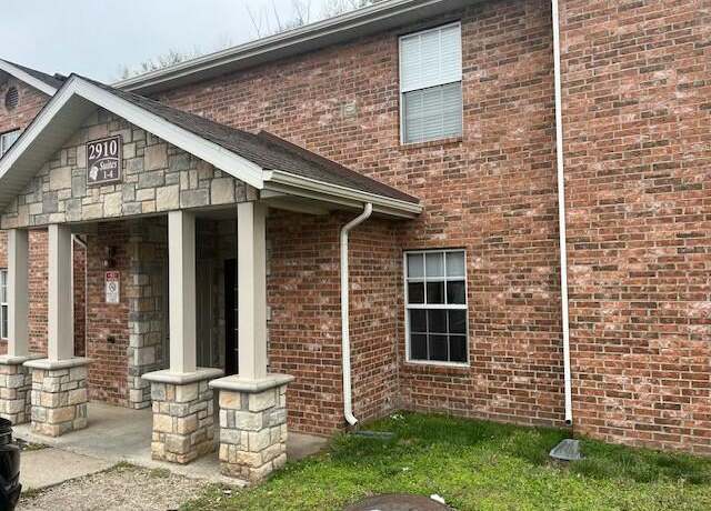 Property at 2910 Vineyard Pkwy #2, Branson, MO 65616, 3 beds, 2 baths