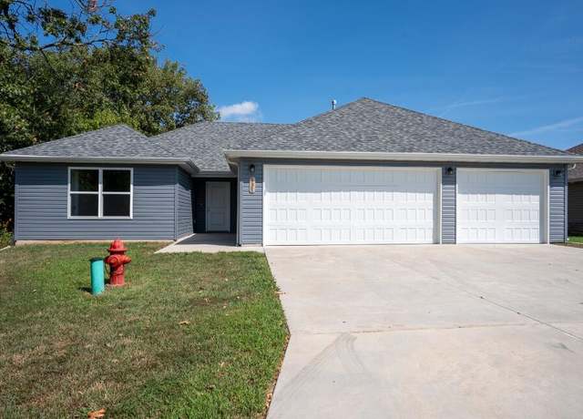 Property at 131 Silver Maple Dr, Aurora, MO 65605, 4 beds, 2 baths