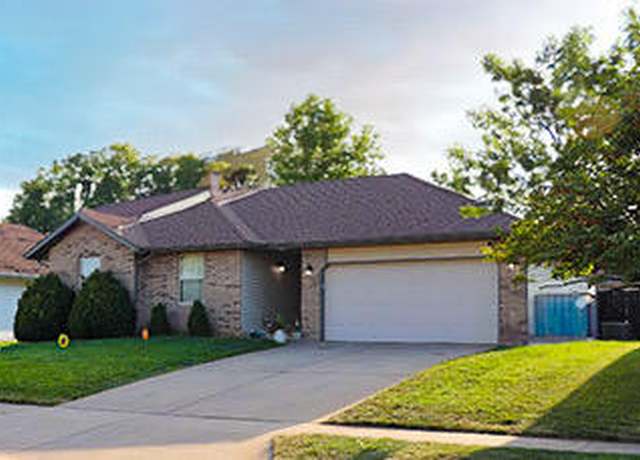 Property at 829 S Canton Ave, Springfield, MO 65802, 3 beds, 2 baths