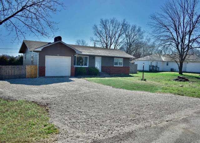 Property at 526 N Russell Ave, Bolivar, MO 65613, 2 beds, 1.5 baths