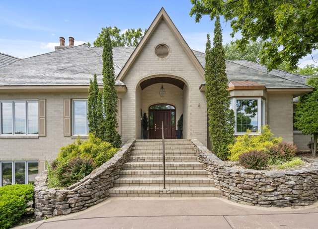 Property at 5575 S Castlebay Dr, Springfield, MO 65809, 4 beds, 4 baths