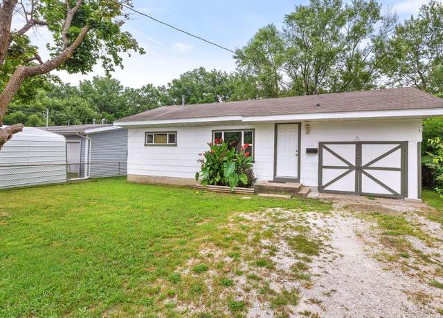 Property at 722 N Warren Ave, Springfield, MO 65802, 3 beds, 2 baths