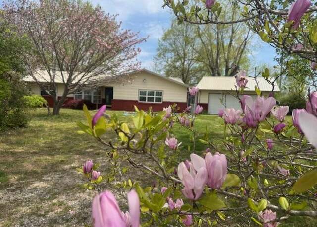 Property at 372 State Highway 173, Galena, MO 65656, 2 beds, 2 baths