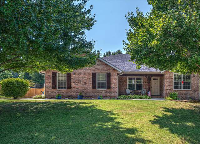 Property at 909 S 13th Ave, Ozark, MO 65721, 4 beds, 2 baths