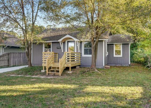 Property at 2530 W Lincoln St, Springfield, MO 65806, 2 beds, 1 bath