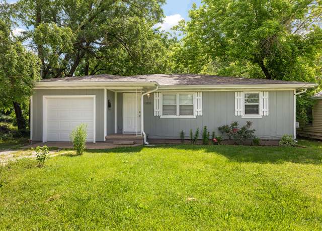Property at 1800 N Golden Ave, Springfield, MO 65802, 3 beds, 2 baths