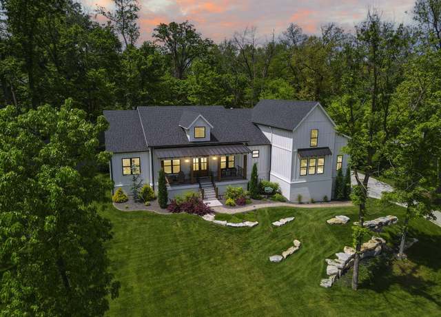 Property at 2865 S Morningway Dr, Springfield, MO 65804, 4 beds, 4.5 baths