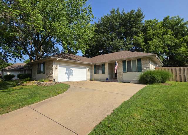 Property at 2951 W Camino Alto St, Springfield, MO 65810, 3 beds, 2 baths