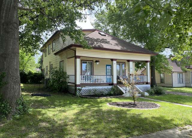 Property at 539 E Center St, Mt Vernon, MO 65712, 4 beds, 2 baths