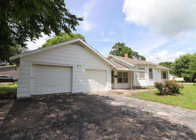 Property at 109 Shouse St, Greenfield, MO 65661, 2 beds, 2 baths