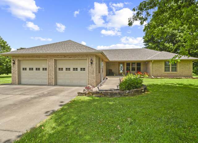 Property at 615 W Mchenry Ave, Billings, MO 65610, 3 beds, 2.5 baths