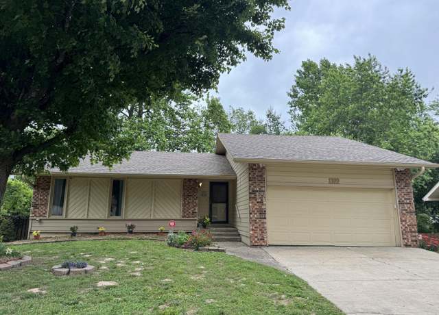 Property at 1322 S Sieger Dr, Springfield, MO 65804, 4 beds, 3 baths
