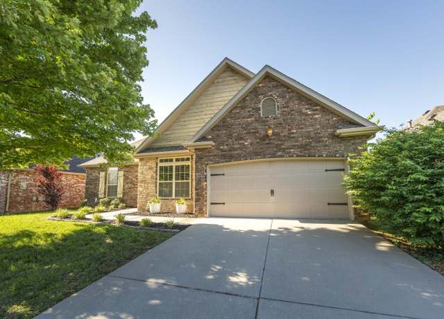 Property at 3192 W Melbourne St, Springfield, MO 65810, 4 beds, 2 baths