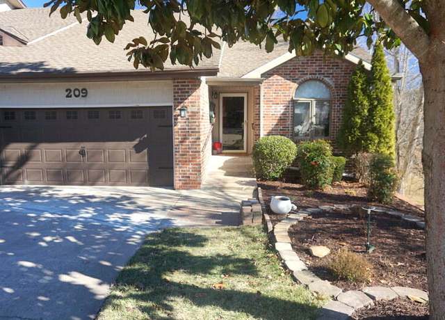 Property at 209 Eagle Pointe Dr, Branson, MO 65616, 3 beds, 2.5 baths