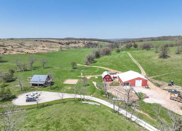 Property at 16201 Dutch Dr, Willow Springs, MO 65793, 2 beds, 2 baths