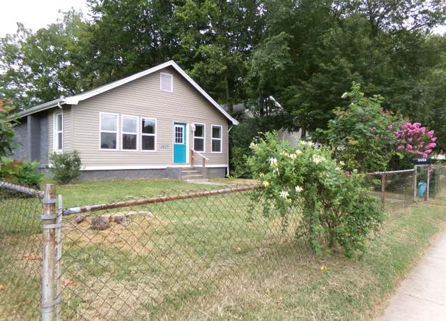 Property at 2425 W Atlantic St, Springfield, MO 65803, 4 beds, 2 baths