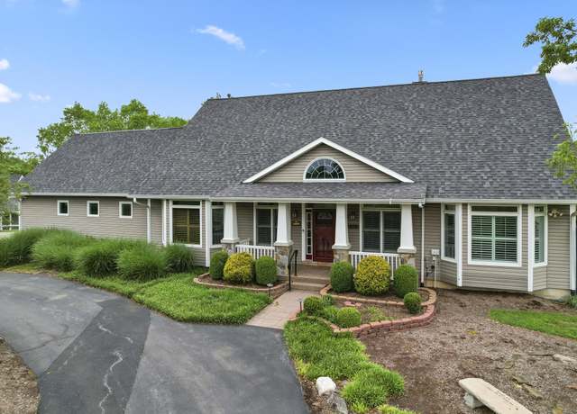 Property at 1425 E Lark St, Ozark, MO 65721, 6 beds, 4.5 baths