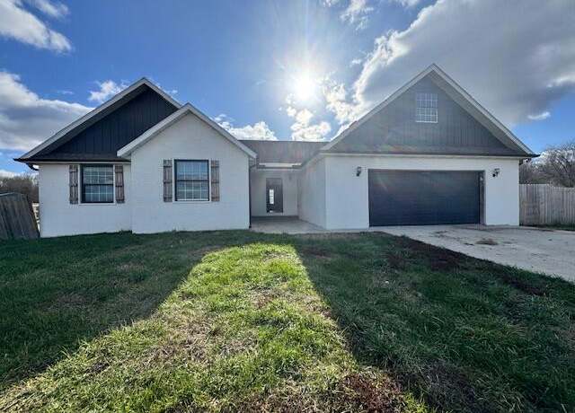 Property at 288 River Pass Dr, Marshfield, MO 65706, 3 beds, 2 baths