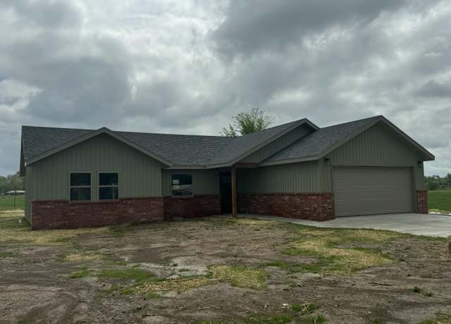 Property at 710 S High St, Mountain Grove, MO 65711, 3 beds, 2 baths