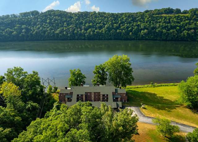 Property at 2229 Mountain Grove Rd #8, Branson, MO 65616, 3 beds, 3 baths