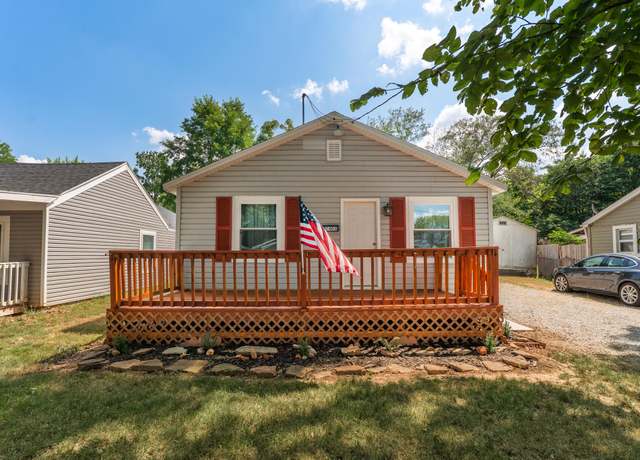Property at 2406 W High St, Springfield, MO 65803, 3 beds, 1 bath