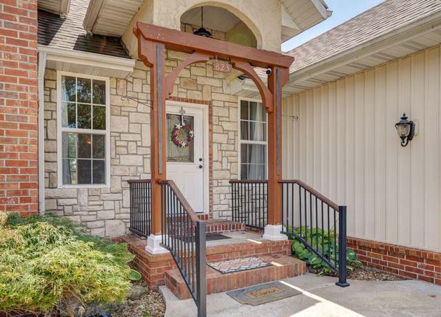 Property at 823 Mcvey St, Mt Vernon, MO 65712, 4 beds, 3 baths