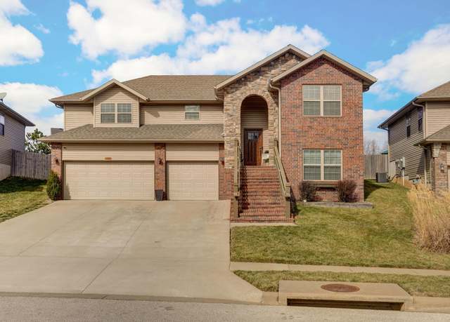 Property at 4485 W Greenridge St, Springfield, MO 65807, 4 beds, 3 baths