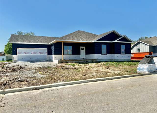 Property at 720 E Vivian St, Bolivar, MO 65613, 4 beds, 2 baths
