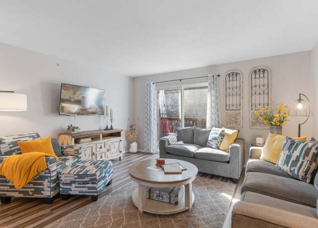Property at 2906 Vineyards Pkwy #4, Branson, MO 65616, 3 beds, 2 baths