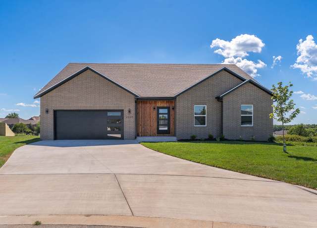 Property at 2220 W Braxton Ct, Ozark, MO 65721, 4 beds, 2.5 baths