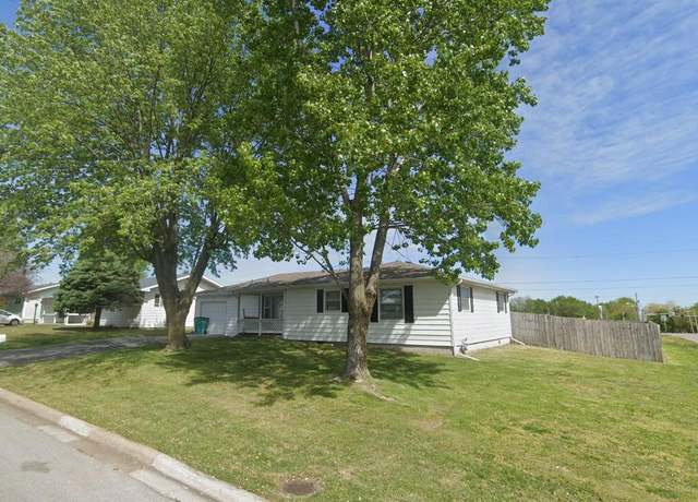 Property at 2707 W Chicago St, Springfield, MO 65803, 3 beds, 2 baths