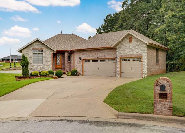 Property at 5859 S Anthony Ct, Springfield, MO 65804, 5 beds, 3 baths