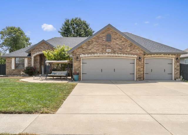 Property at 3048 E Colonial Ct, Republic, MO 65738, 3 beds, 2 baths