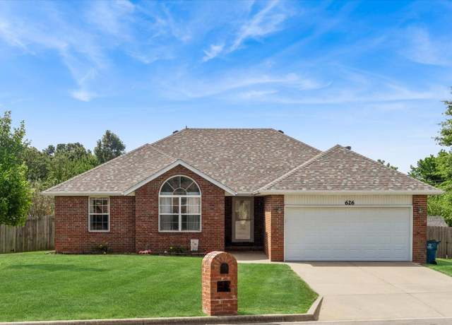 Property at 626 W Bailey St, Nixa, MO 65714, 3 beds, 2 baths