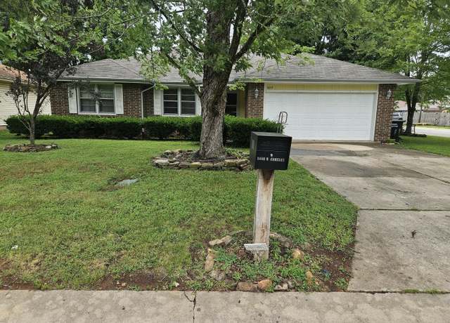 Property at 3459 W Camelot St, Springfield, MO 65807, 3 beds, 2 baths