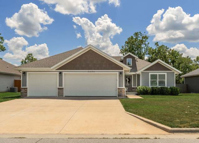 Property at 2686 W Brook Ridge St, Springfield, MO 65803, 3 beds, 2 baths