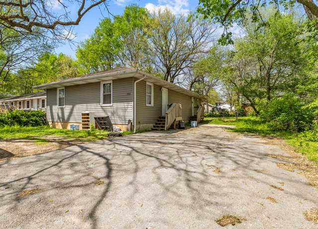Property at 1115 W Elm Arcade St, Springfield, MO 65806, 4 beds, 1 bath