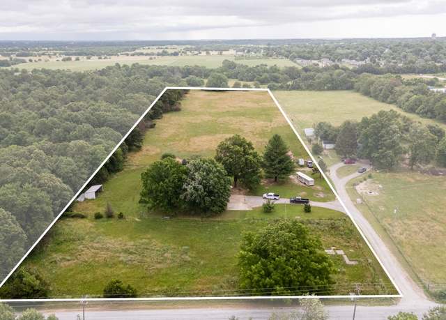 Property at 19686 Lawrence 1180, Aurora, MO 65605, 3 beds, 2.5 baths