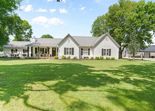 Property at 3295 S Farm Road 199, Springfield, MO 65809, 5 beds, 4 baths